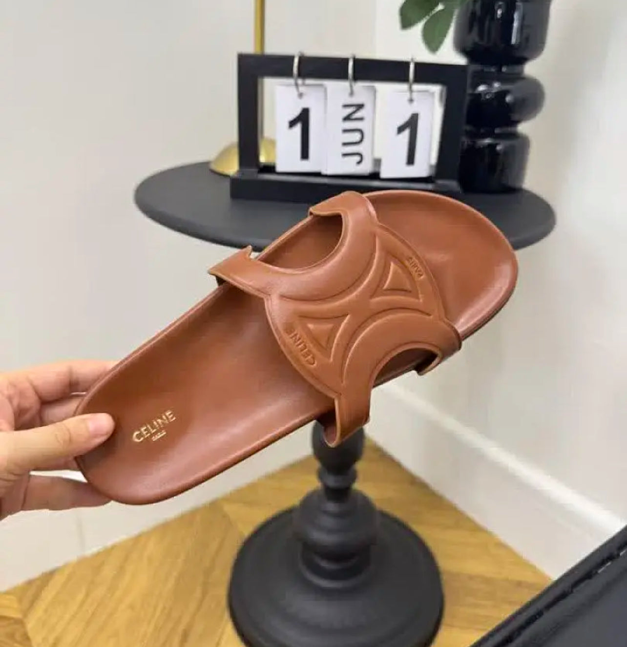 Triomphe Sandals