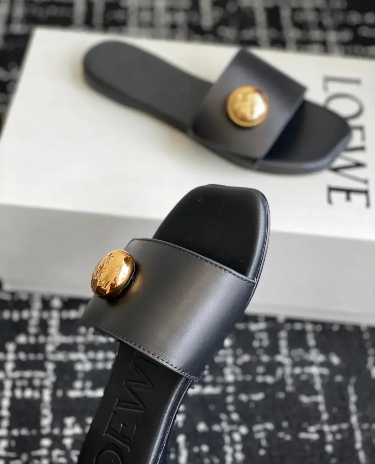 Pebble Mules