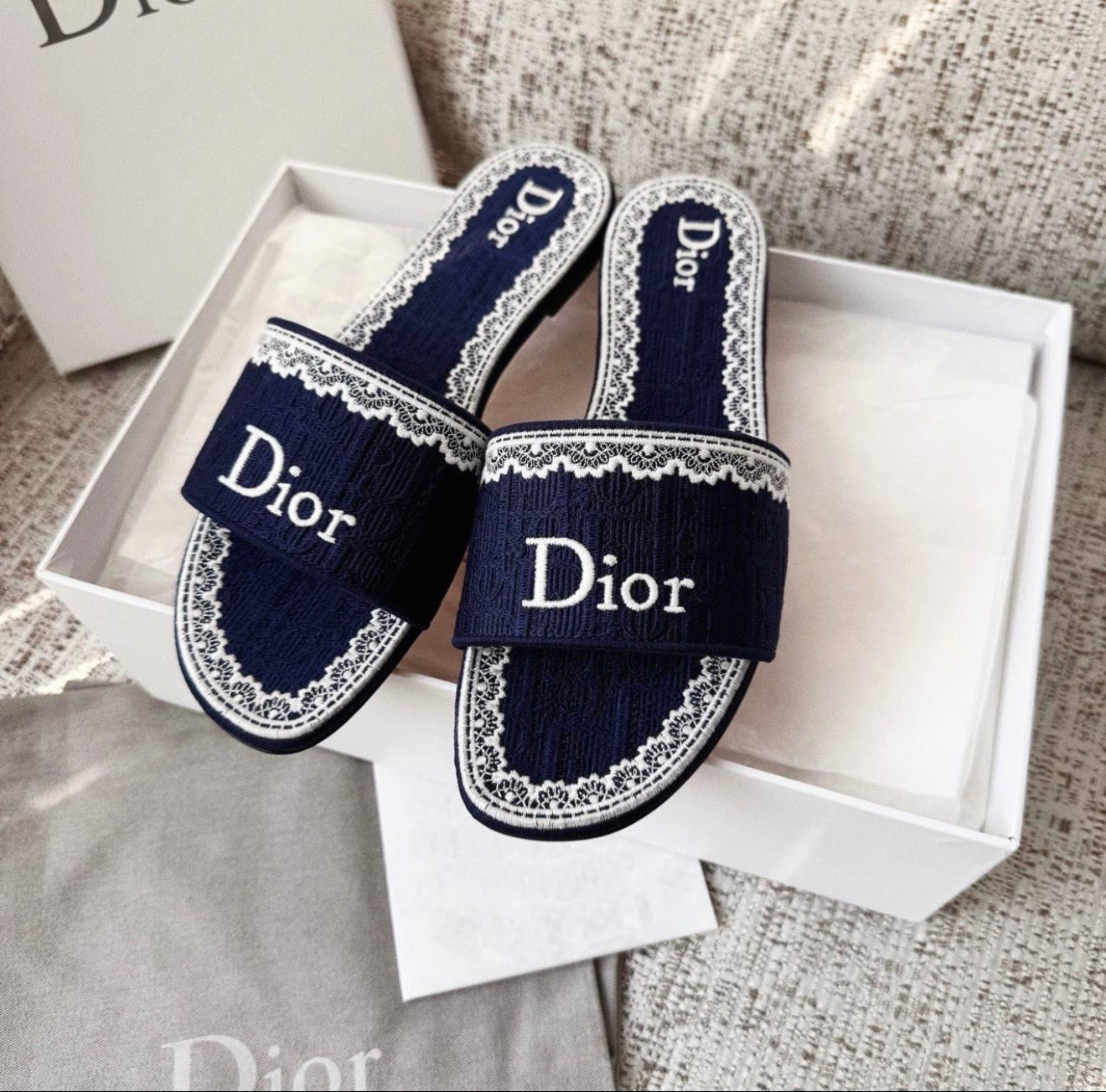 Dway Mules
