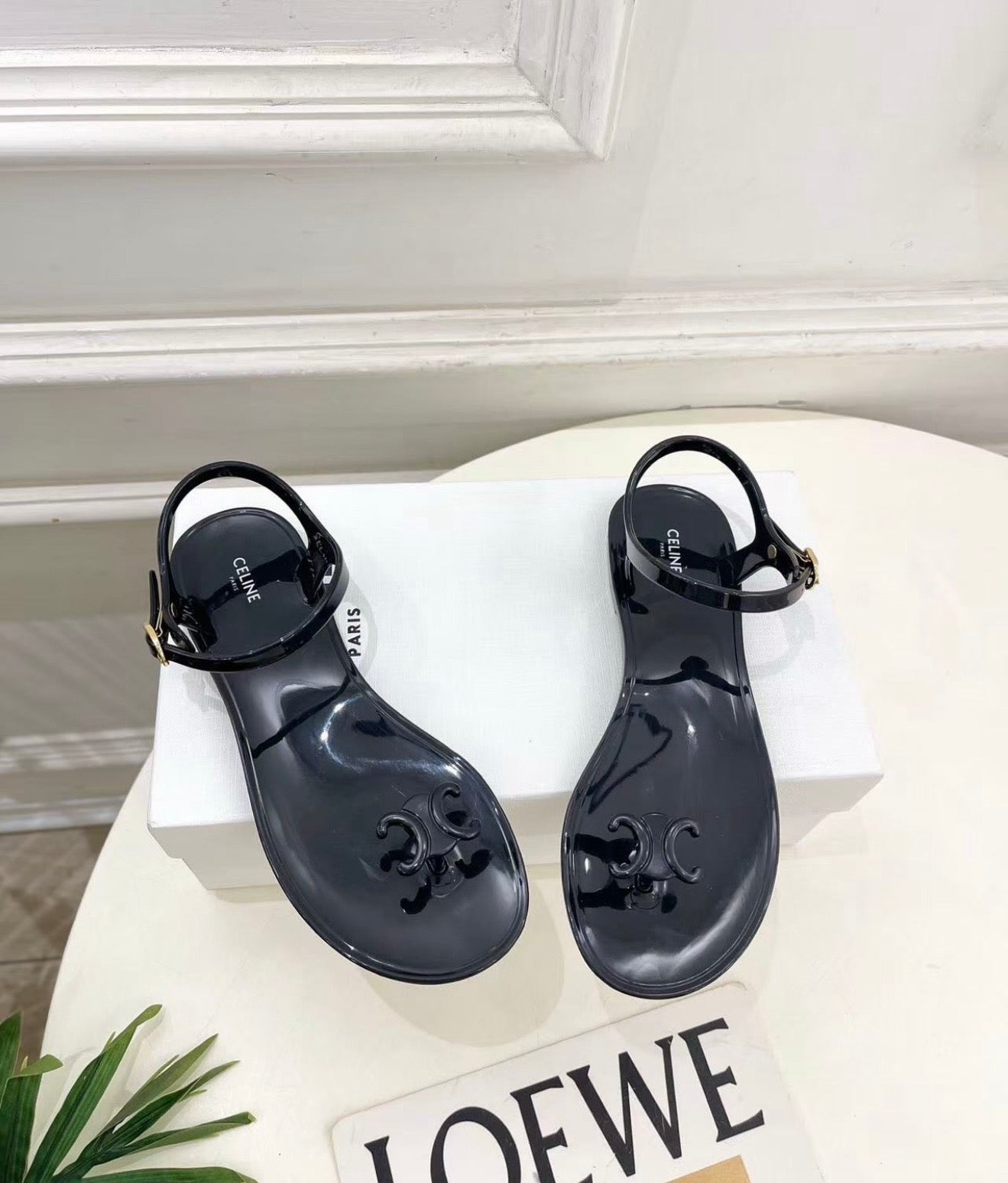 Triomphe Sandals