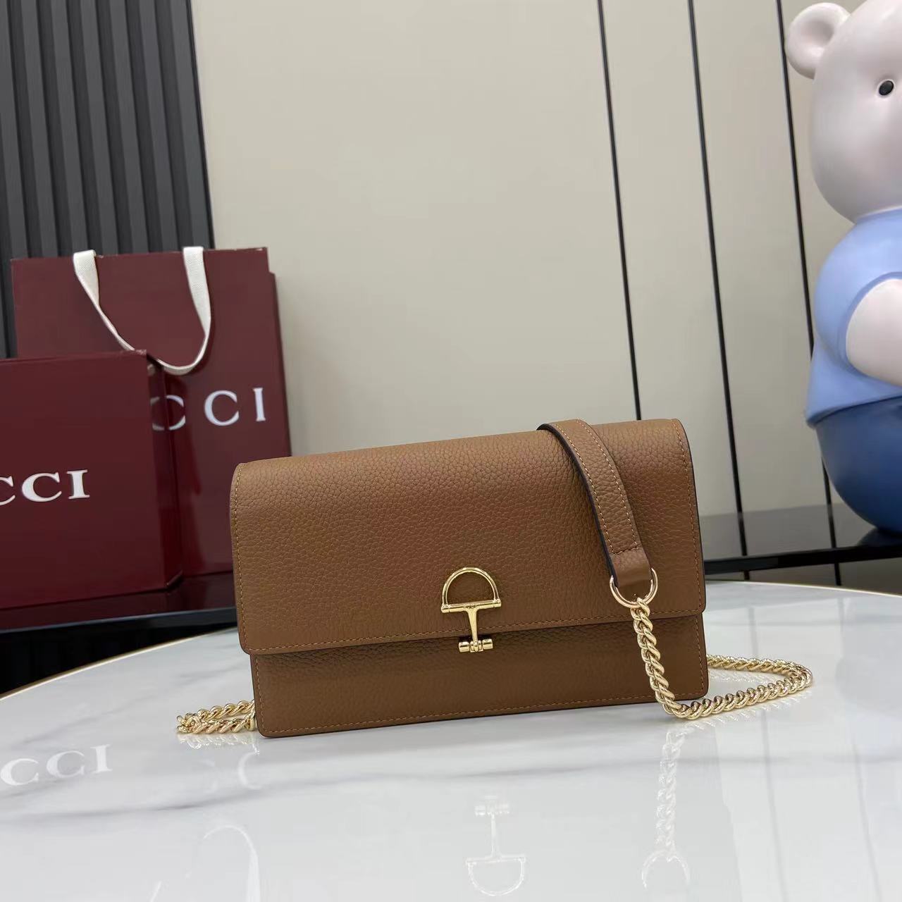 Half Horsebit Chain Bag