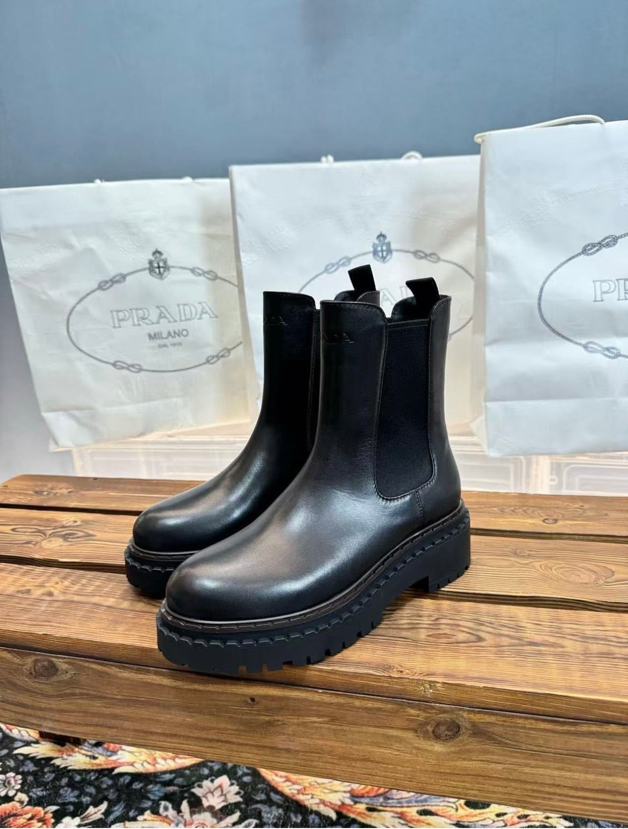 Logo Boots