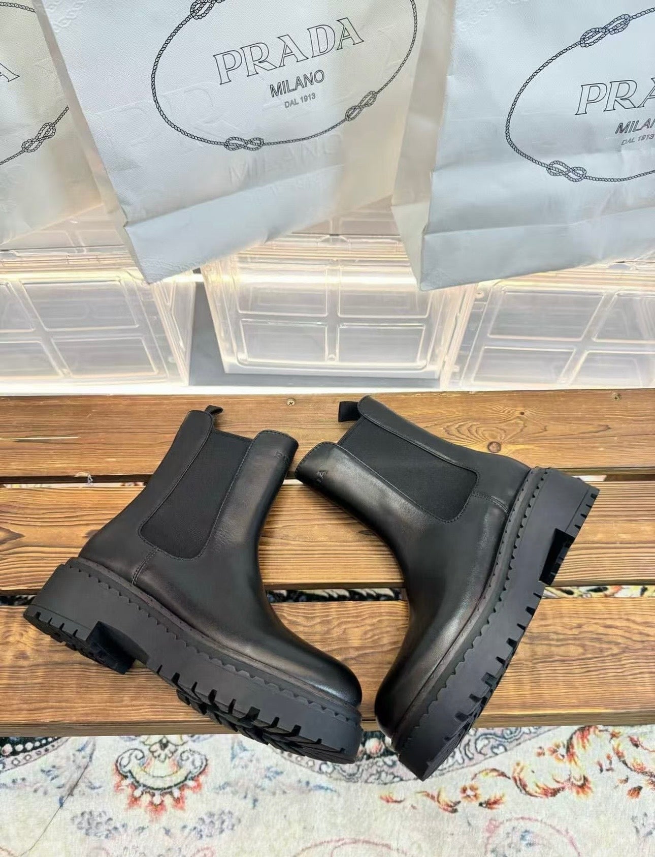 Logo Boots