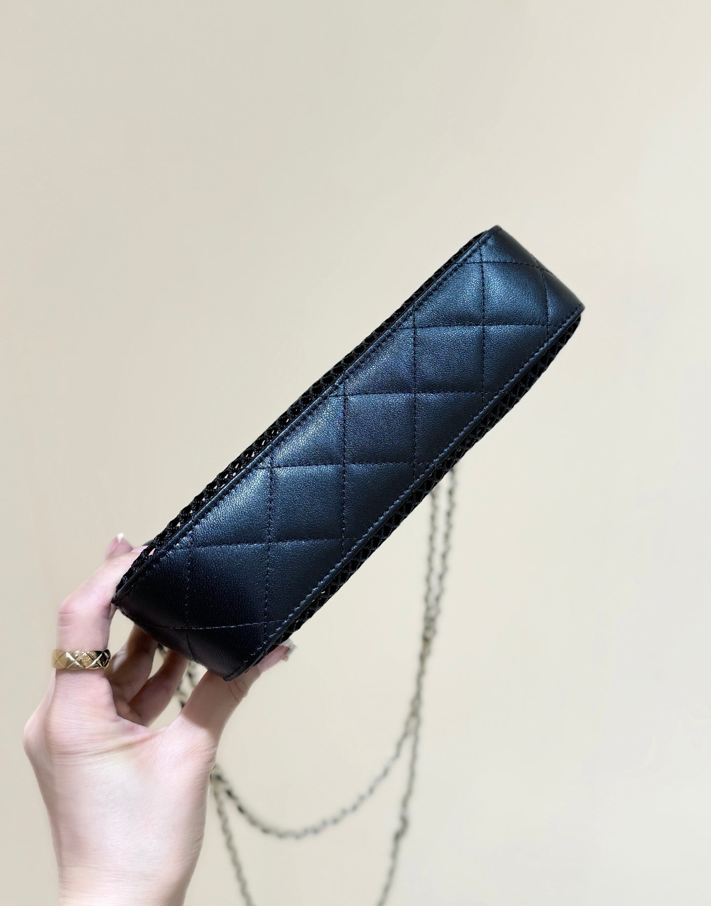 Mesh Chain Clutch