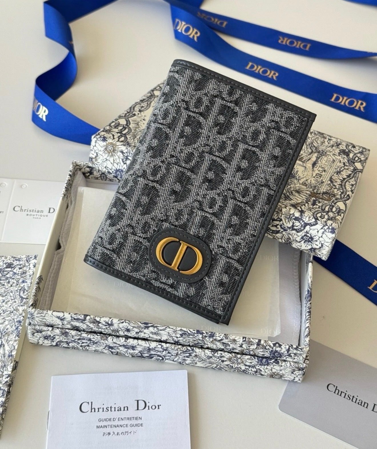Oblique Passport Cover