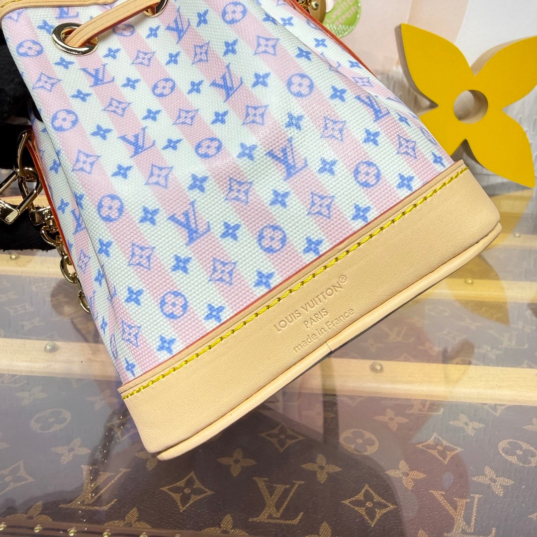 Nano Noe Bucket Bag