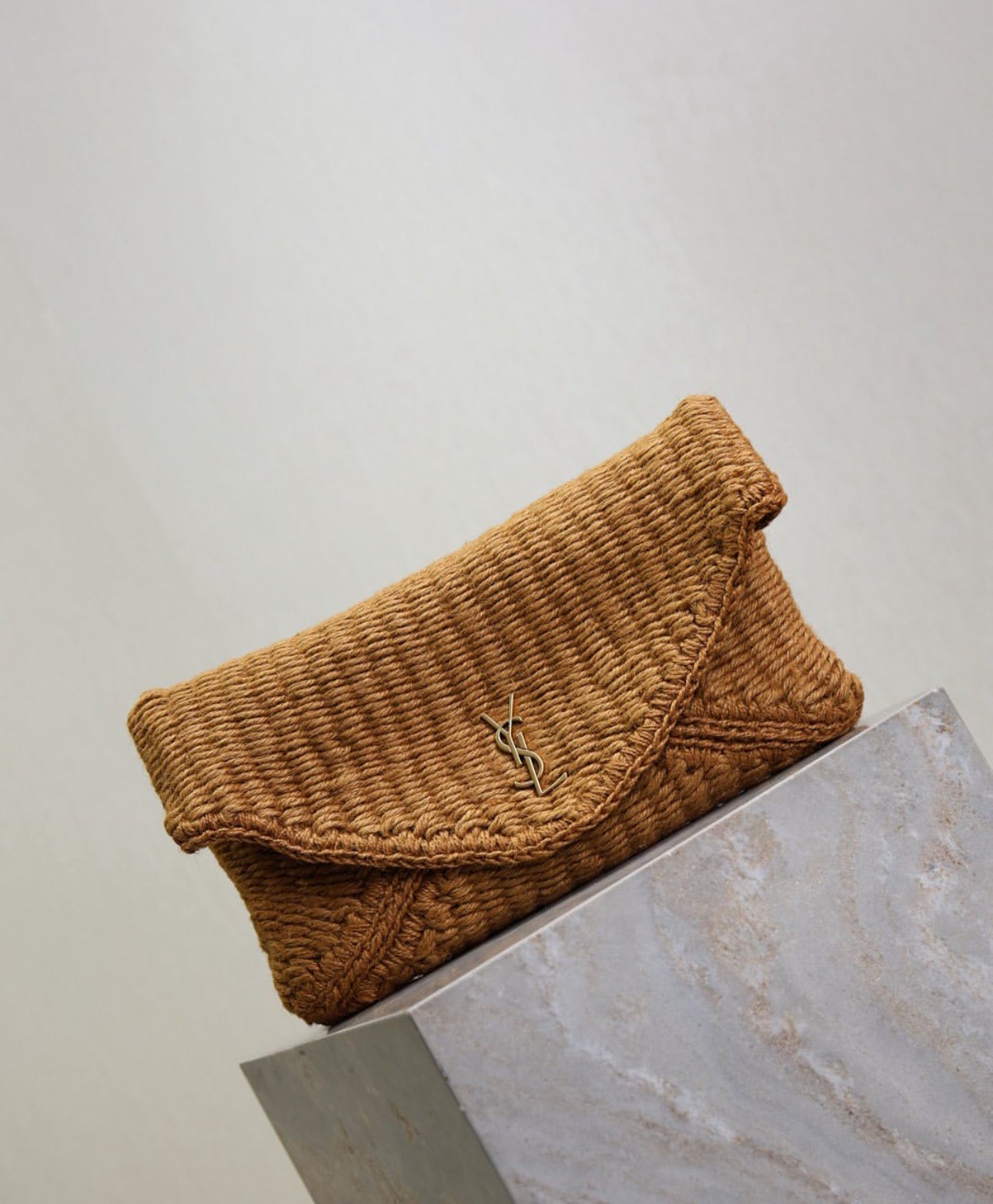 Cassandre Envelope Pouch