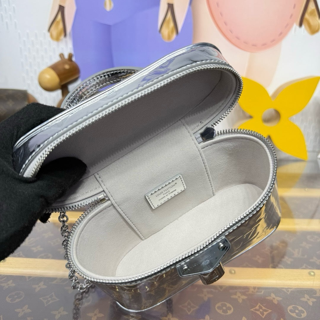 Vanity Chain Pouch