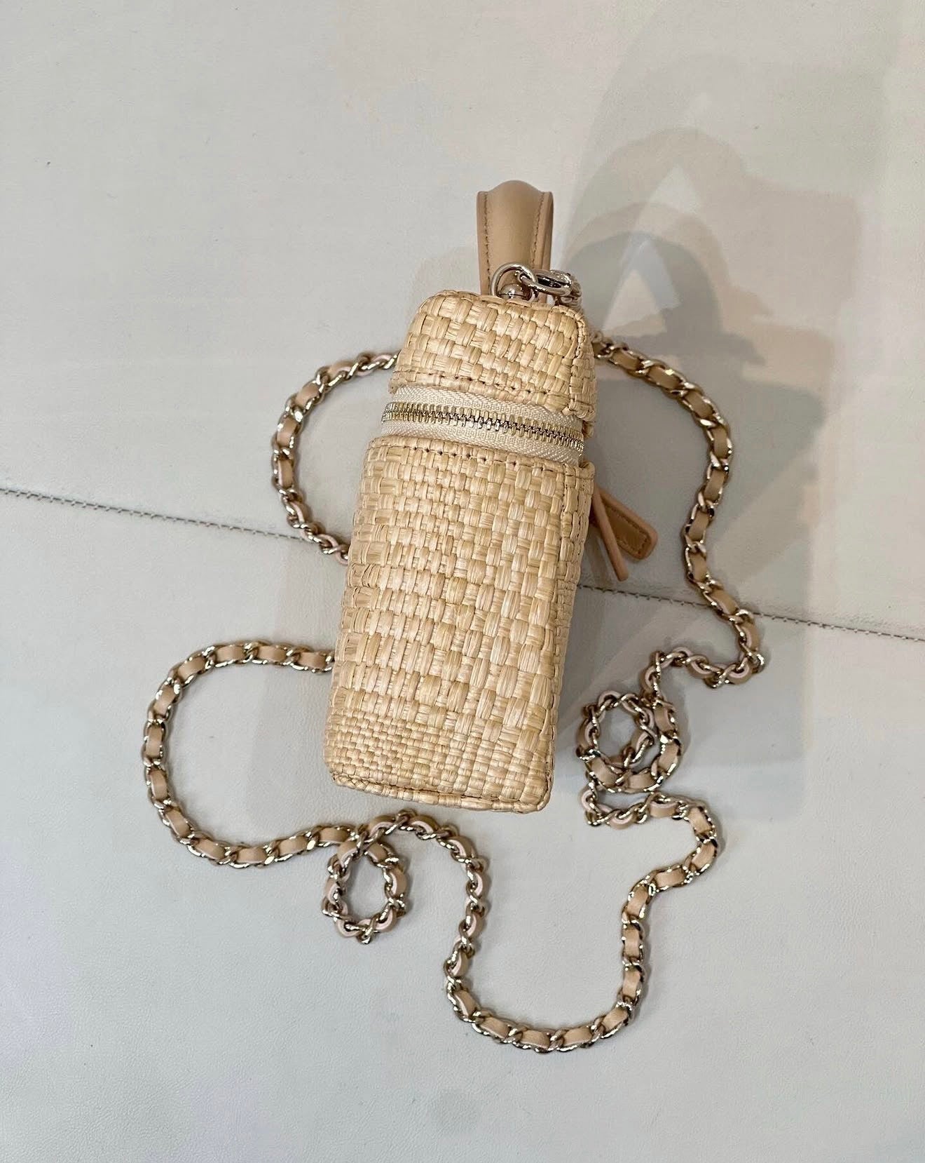 Trendy Vanity Raffia