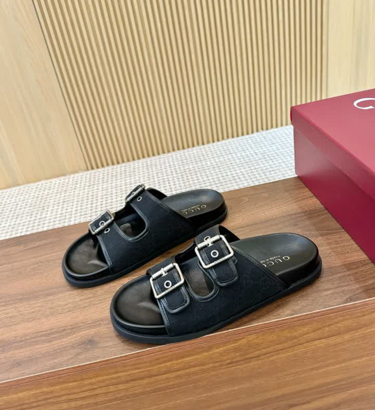 GG Sandals
