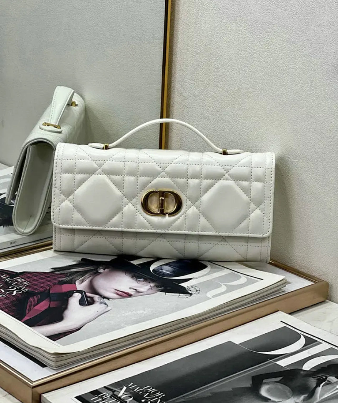 Caro Top Handle