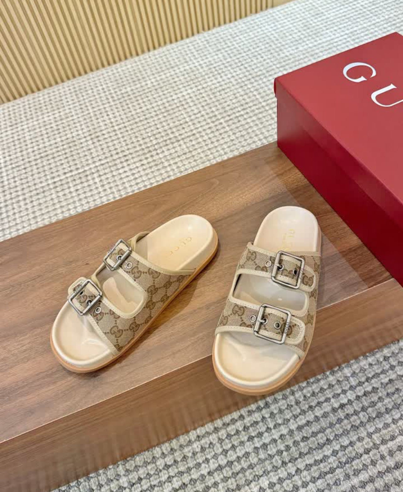 GG Sandals