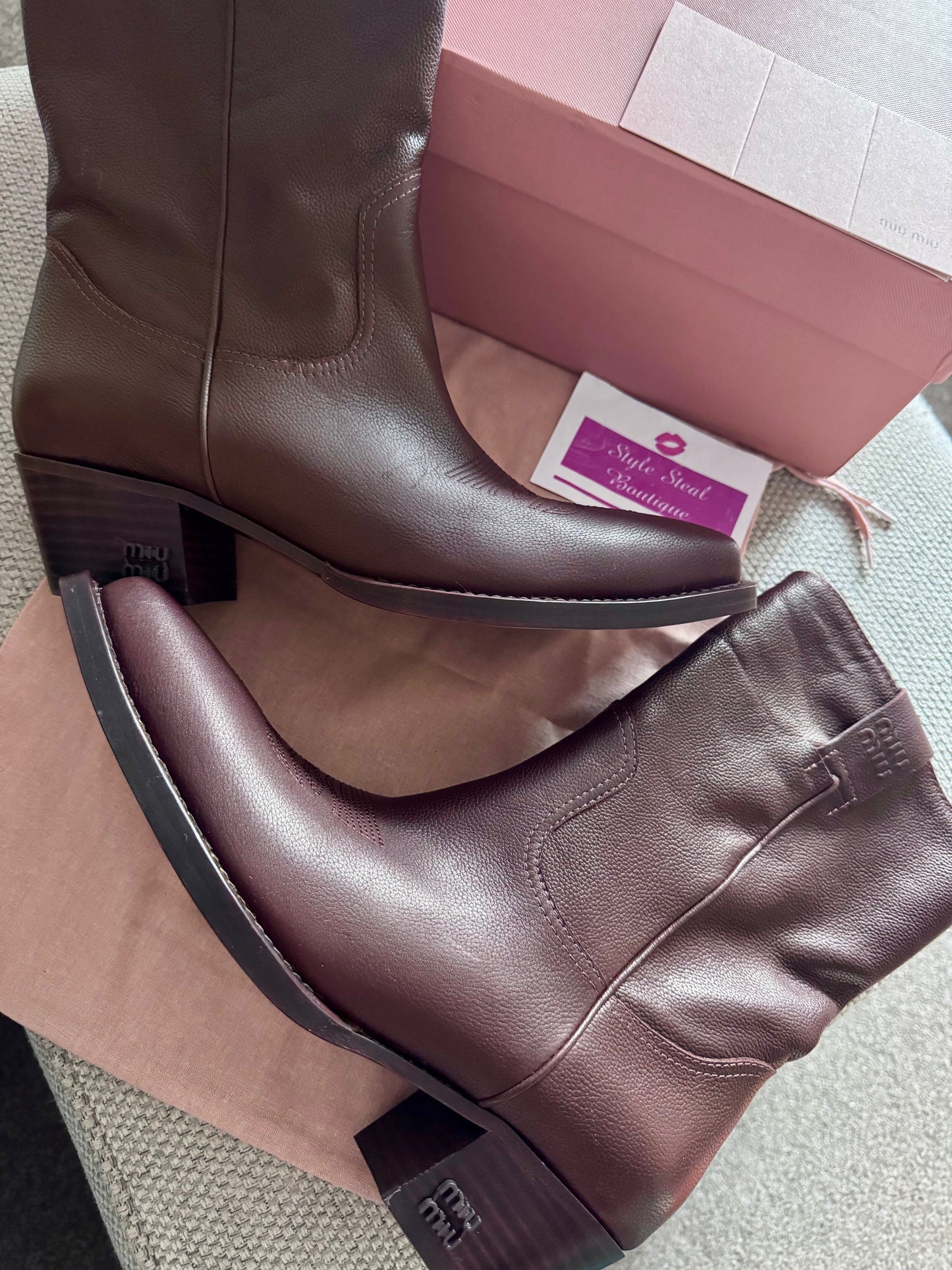 Logo Boots