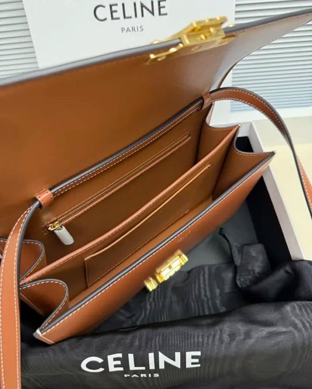 Triomphe Top Handle
