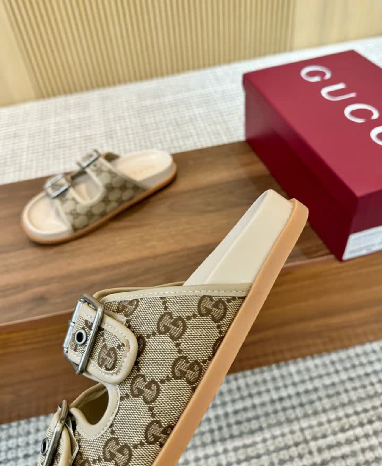 GG Sandals