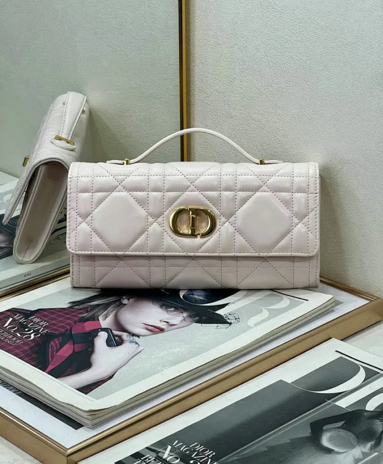Caro Top Handle