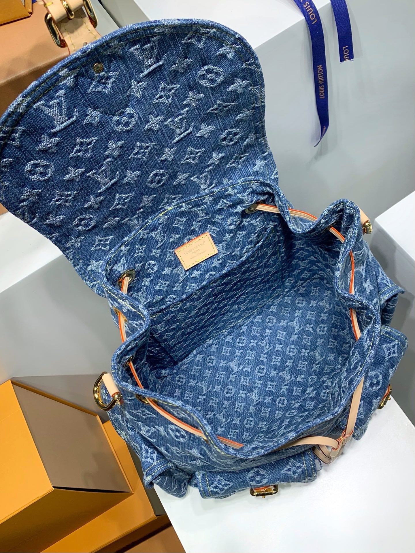 Montsouris Cargo