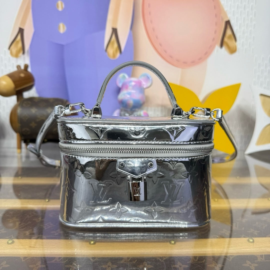 Vanity Chain Pouch
