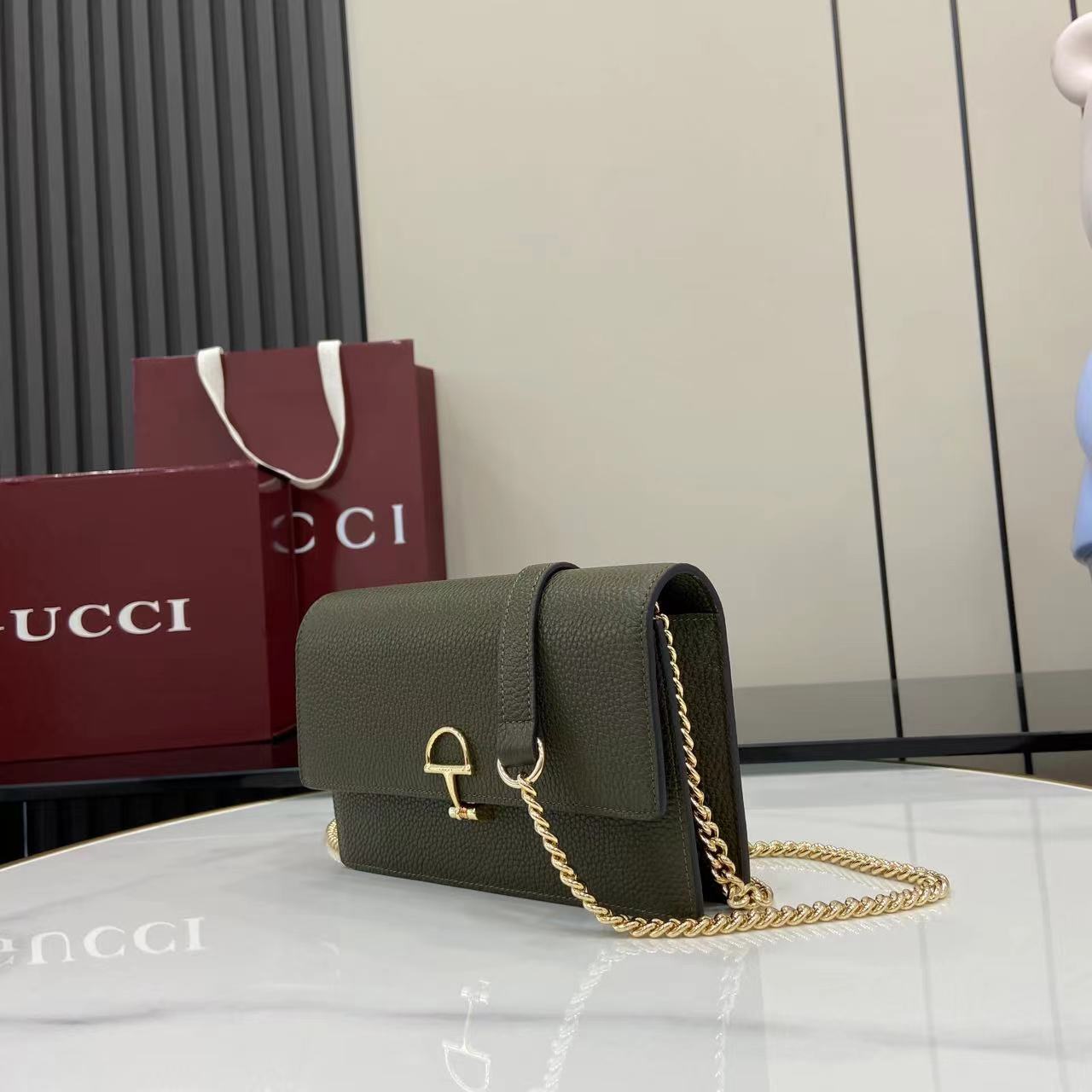 Half Horsebit Chain Bag