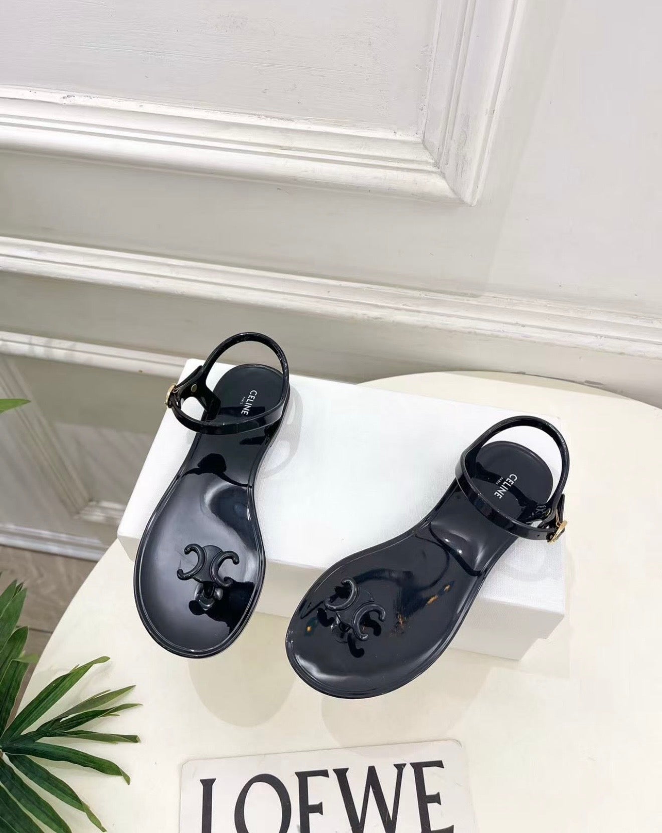 Triomphe Sandals
