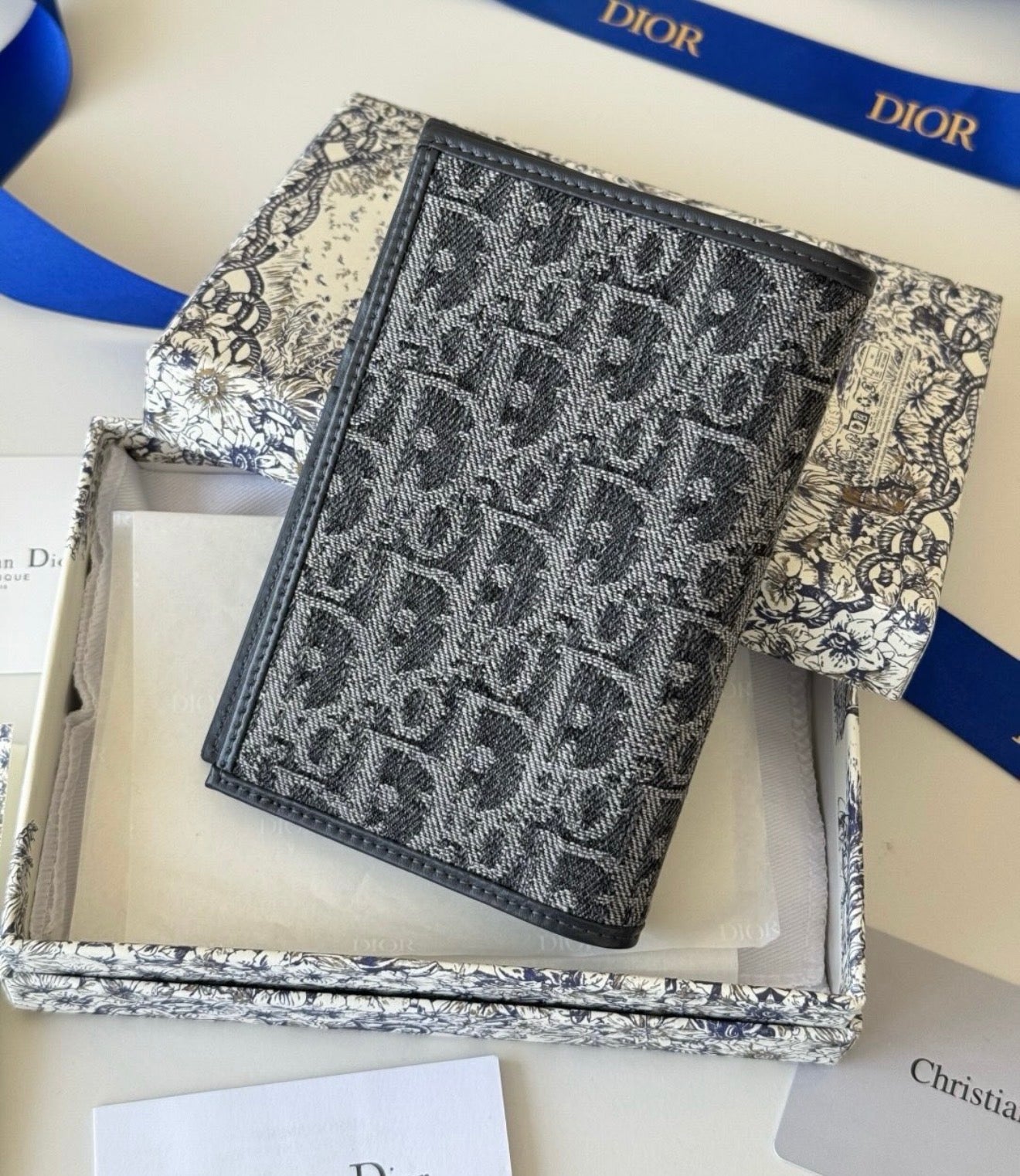 Oblique Passport Cover