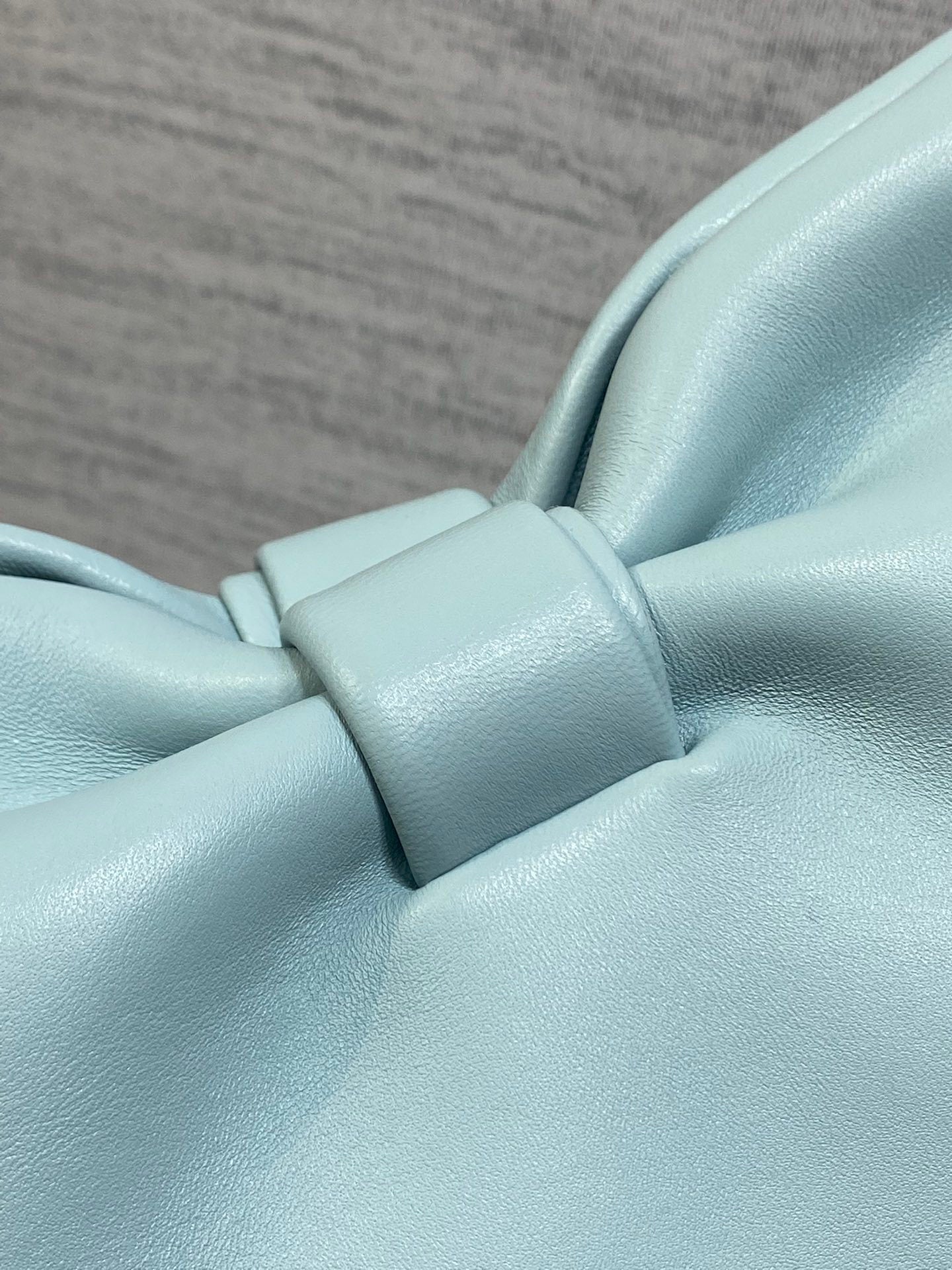 Medium Bow Bag