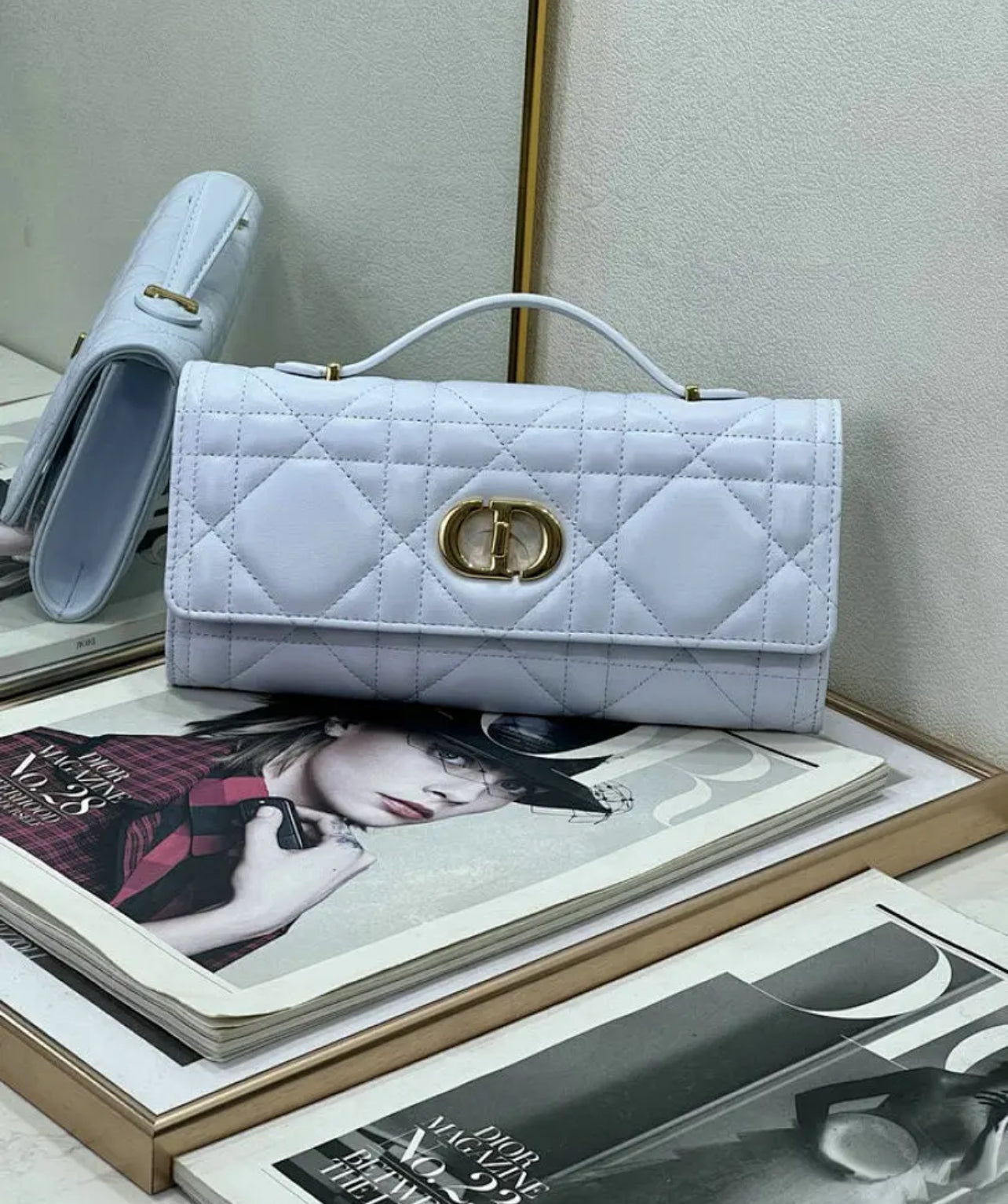 Caro Top Handle