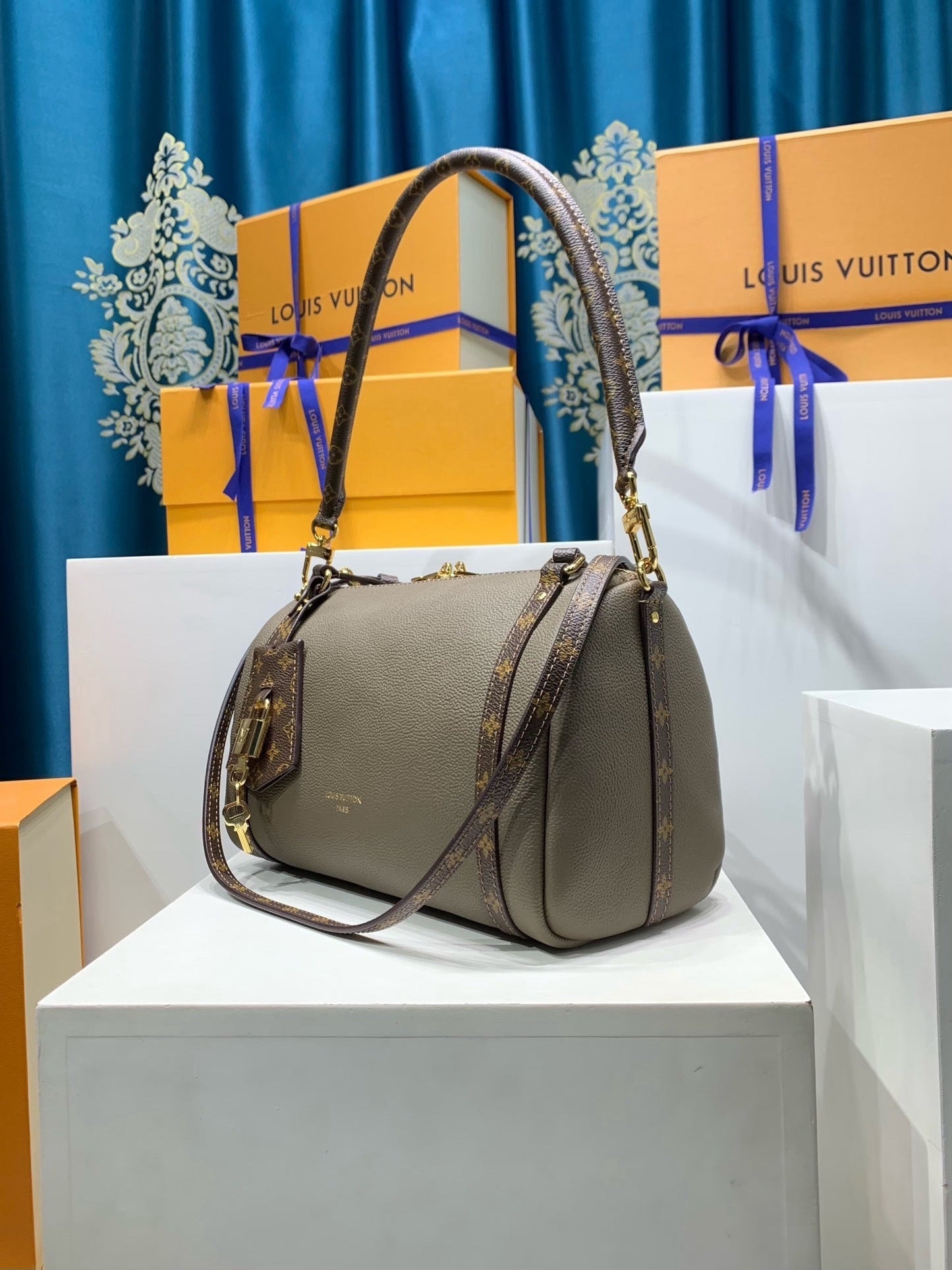Express Medium Bag