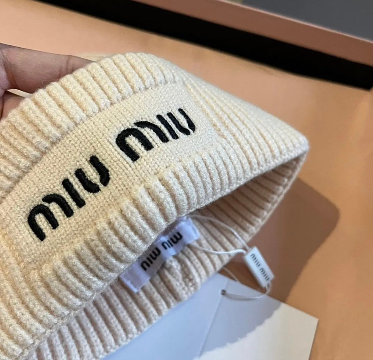 Logo Beanie