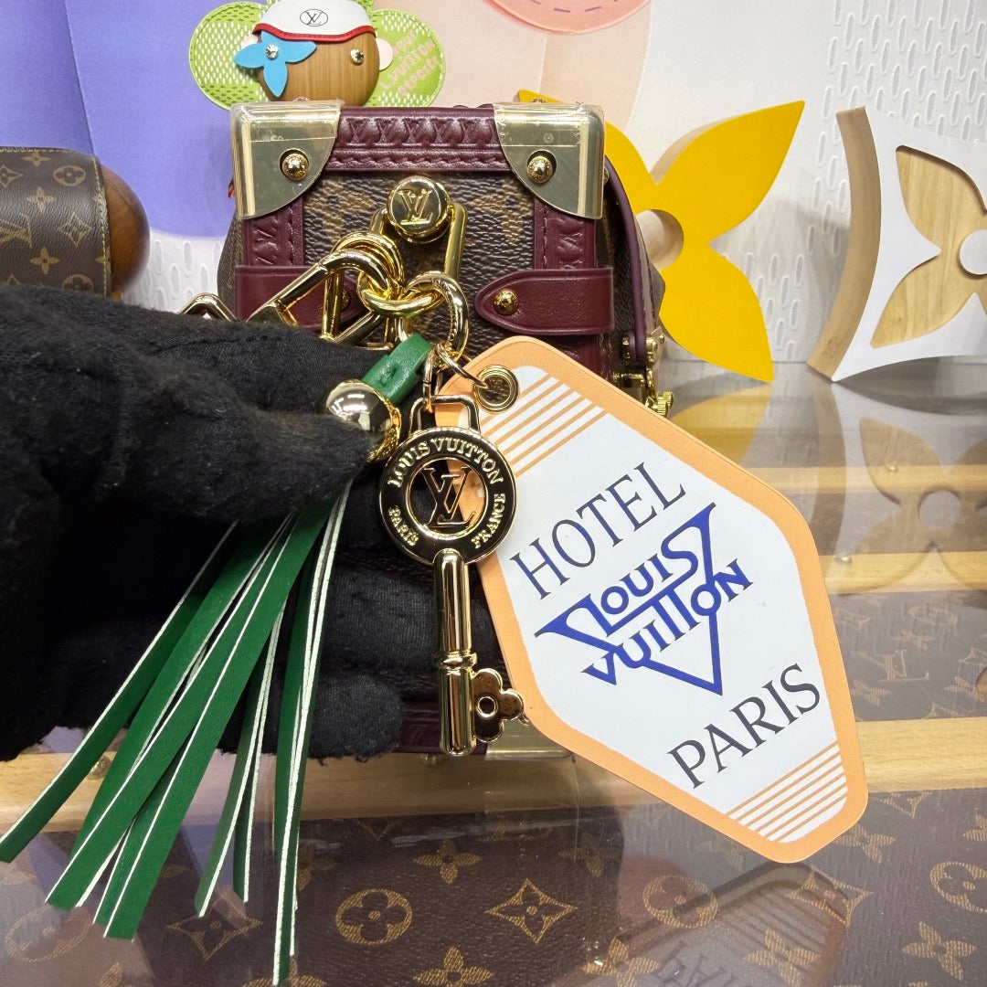 Side Trunk