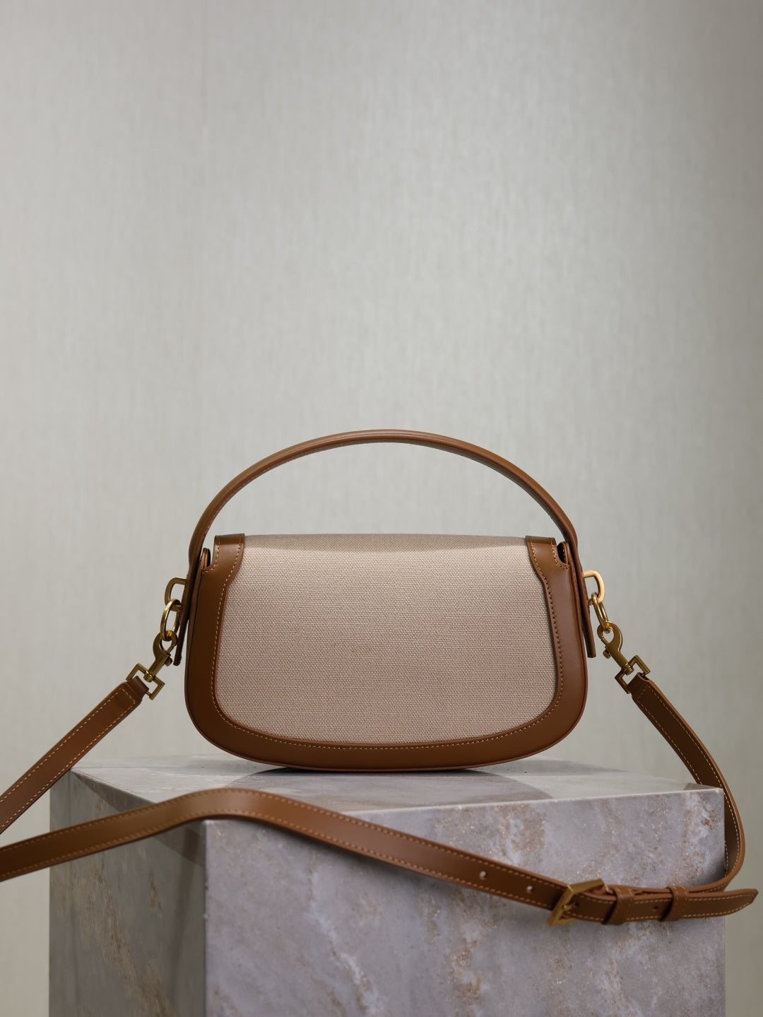 Voltaire Top Handle