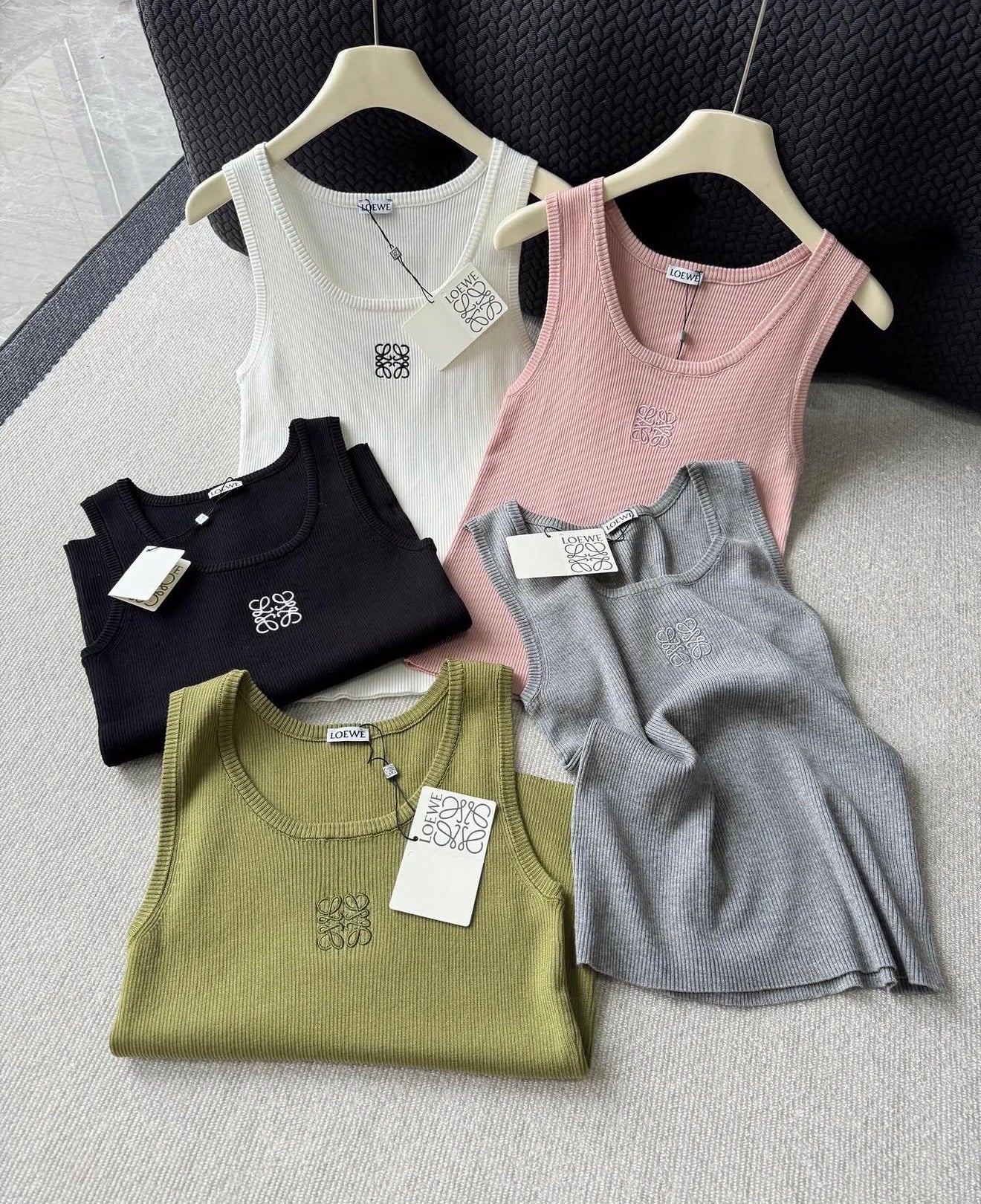 Logo Vest