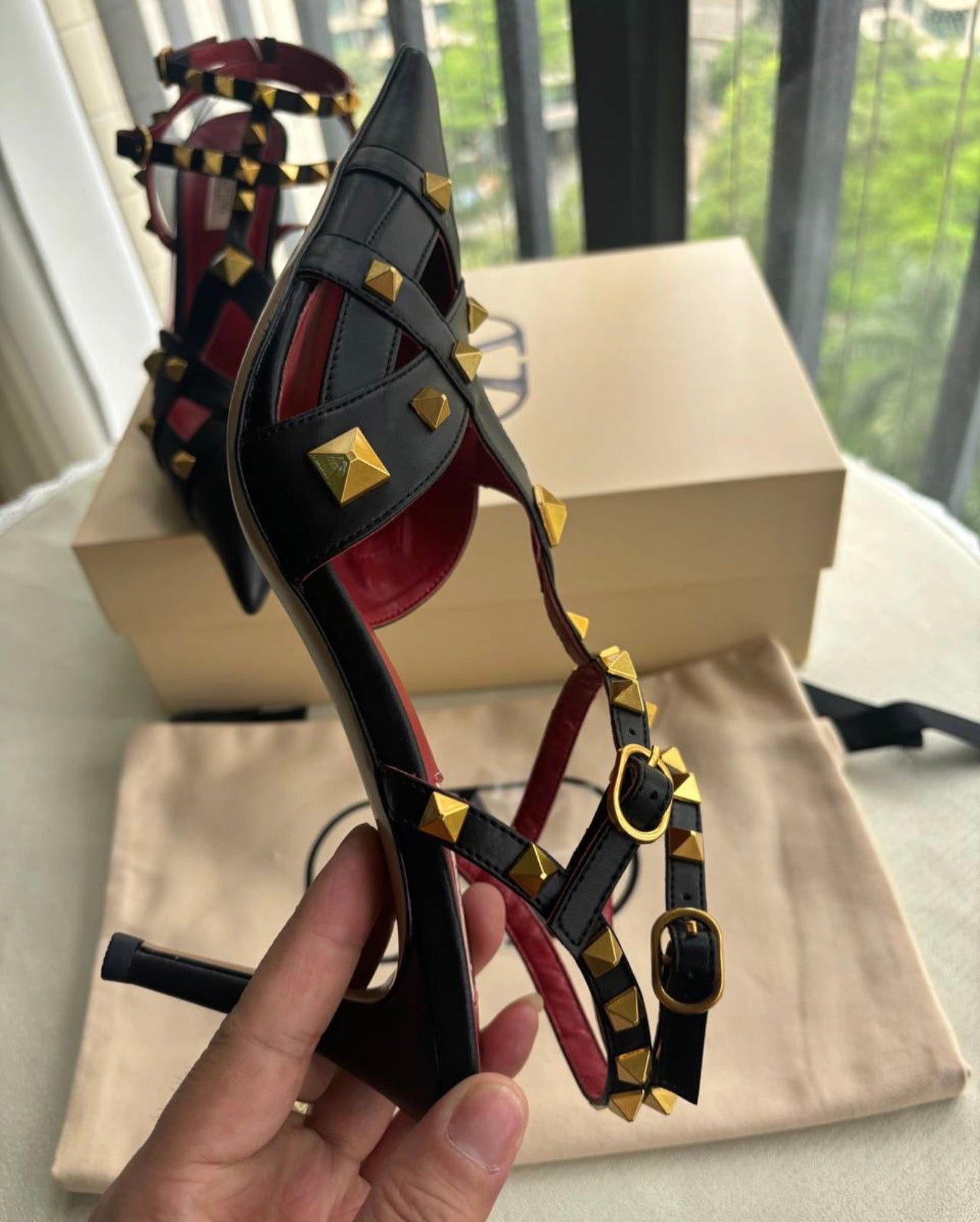 Studdy Pumps
