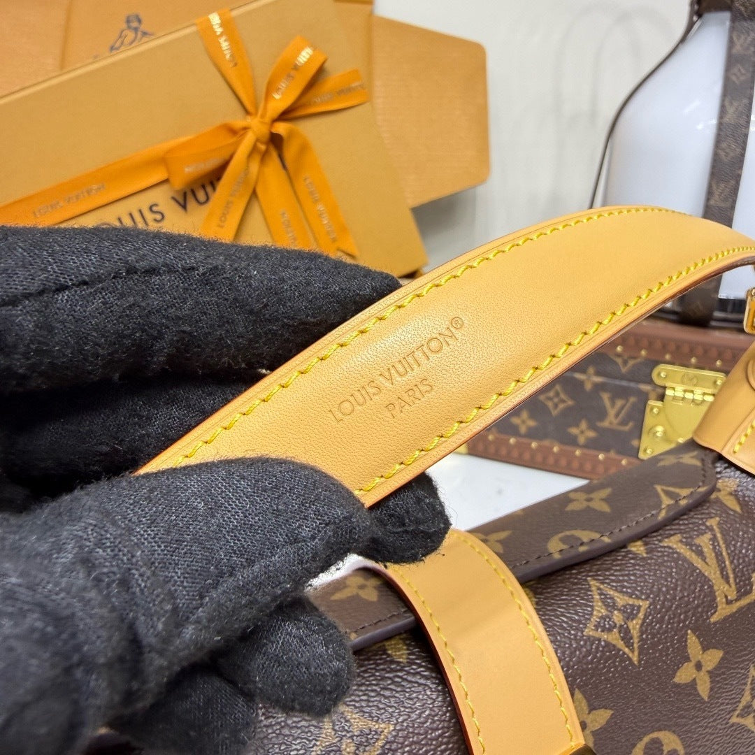 Pochette Mia