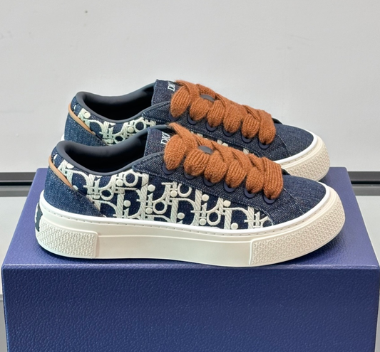 B33 Trainers