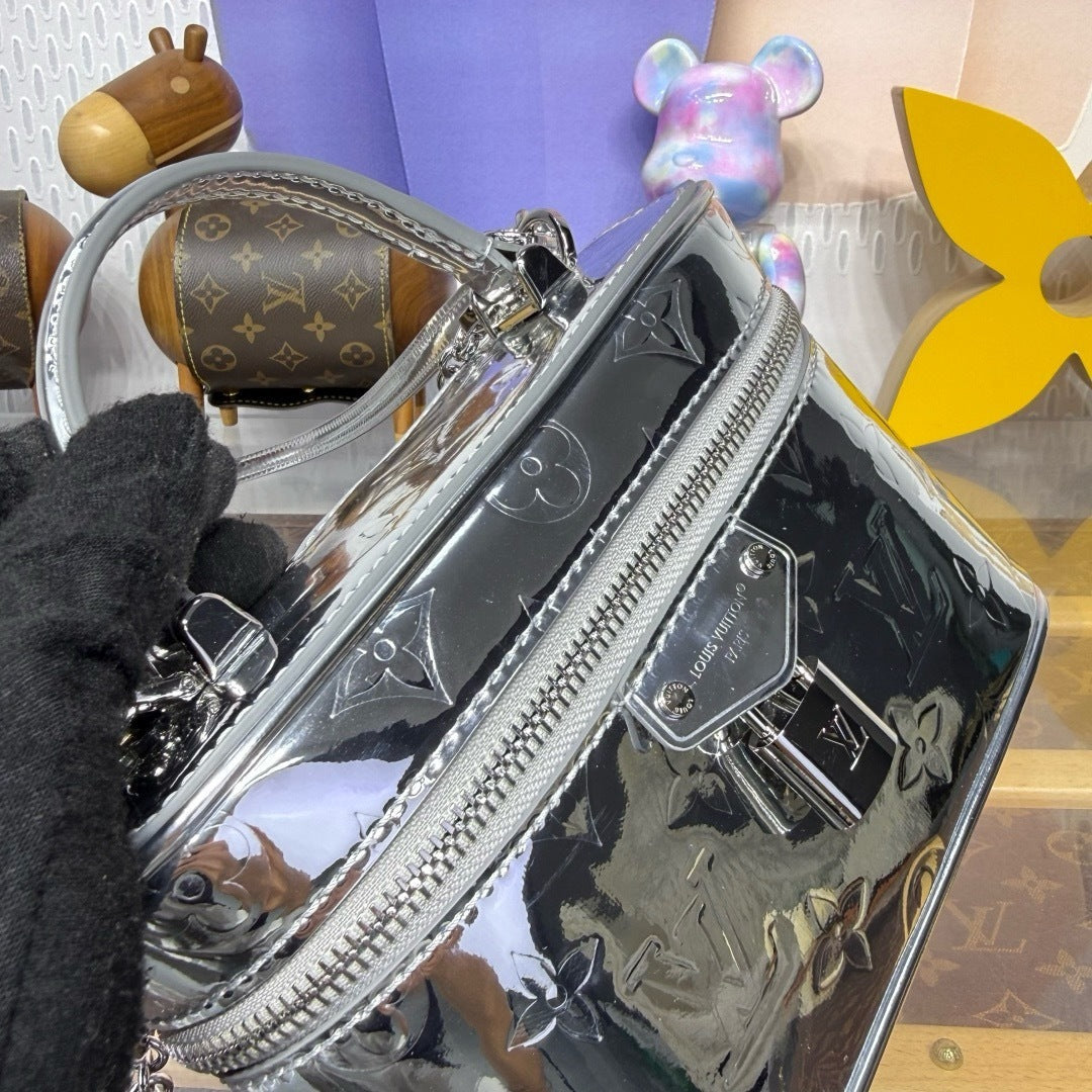 Vanity Chain Pouch