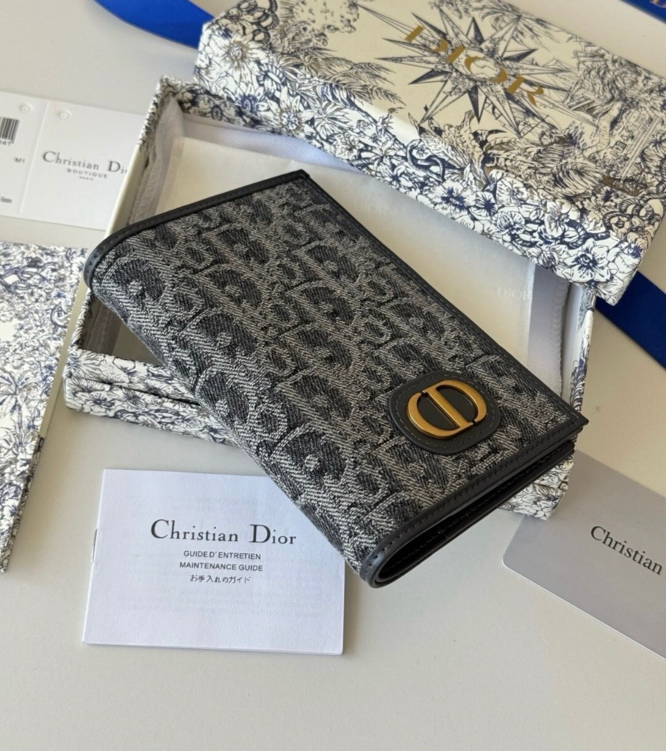 Oblique Passport Cover