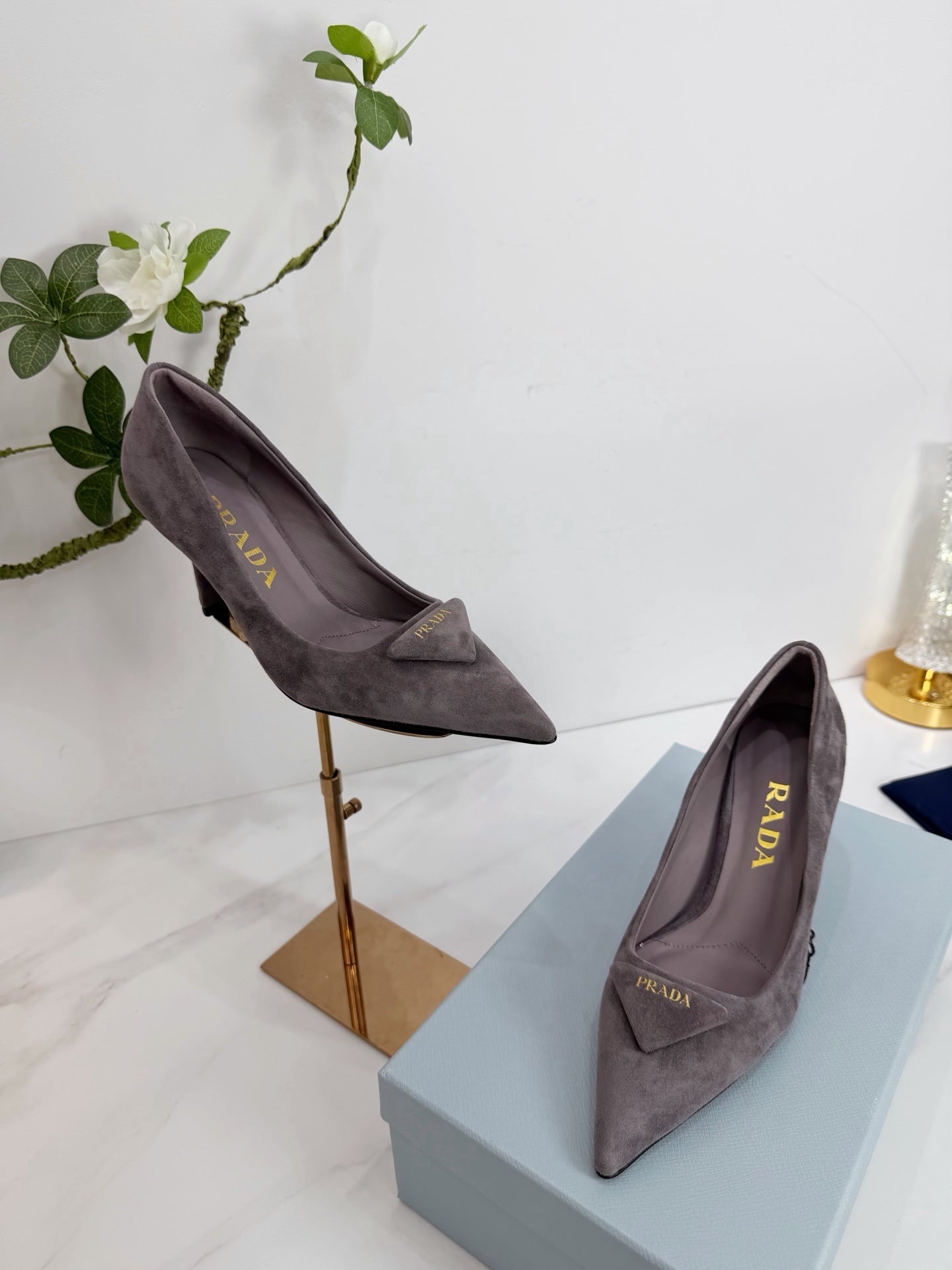 Suede Pumps