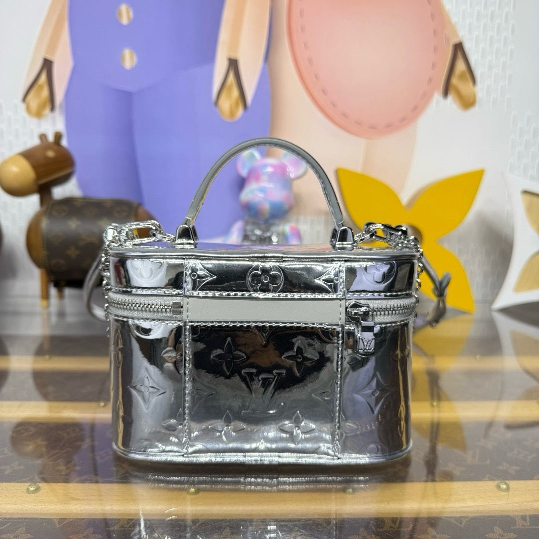 Vanity Chain Pouch