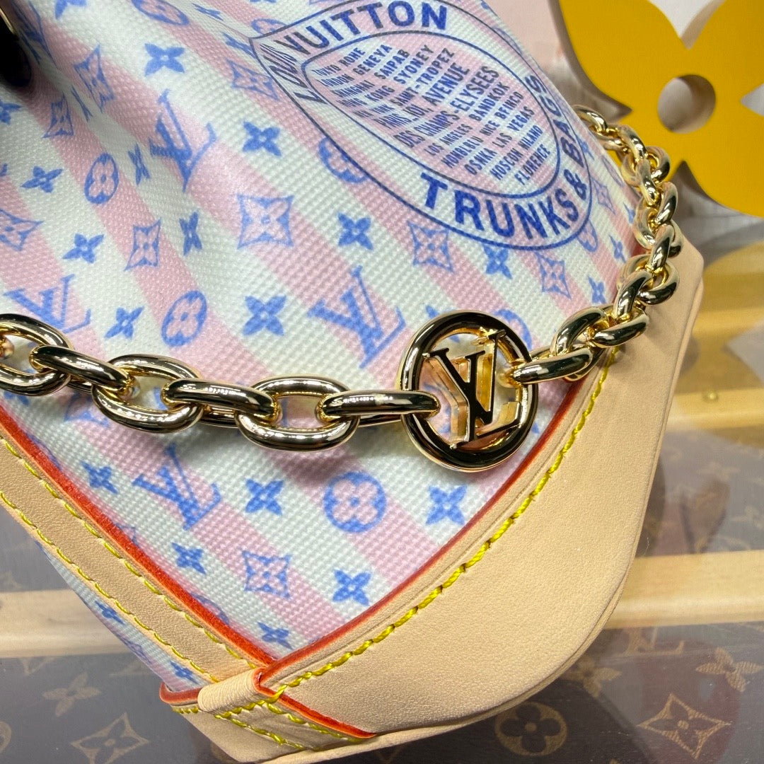 Nano Noe Bucket Bag