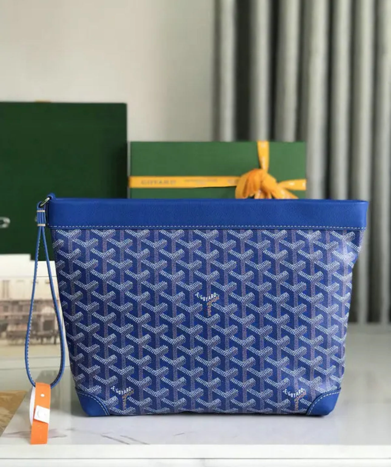 Conti Pouch