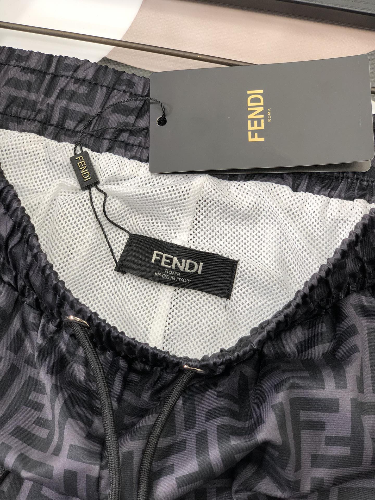 Logo Shorts