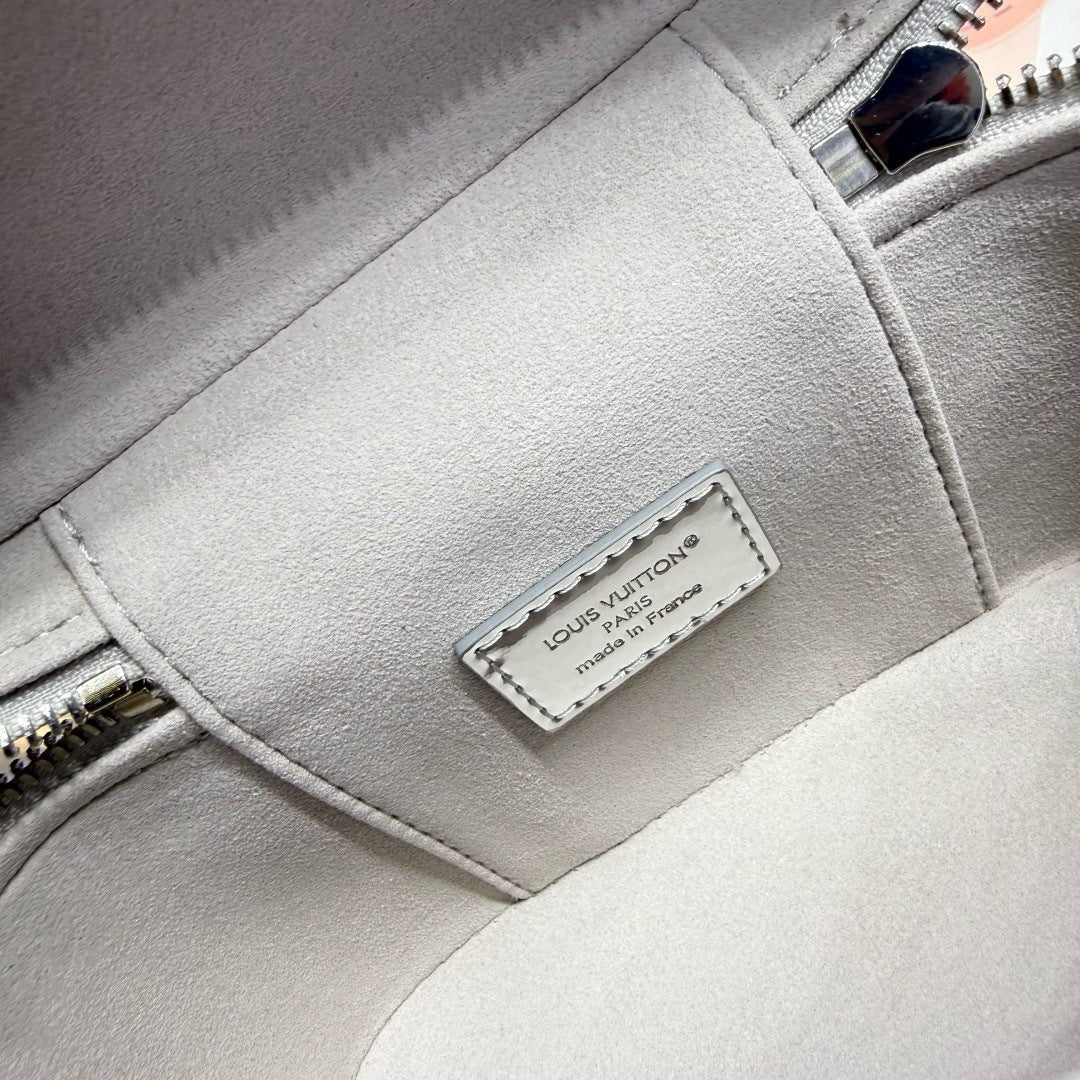 Vanity Chain Pouch