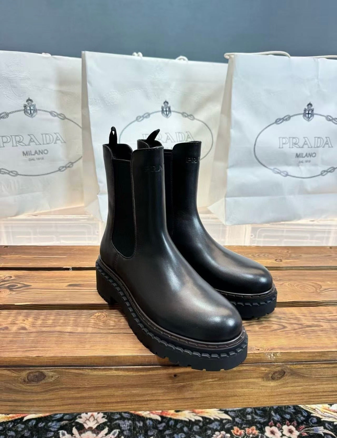 Logo Boots