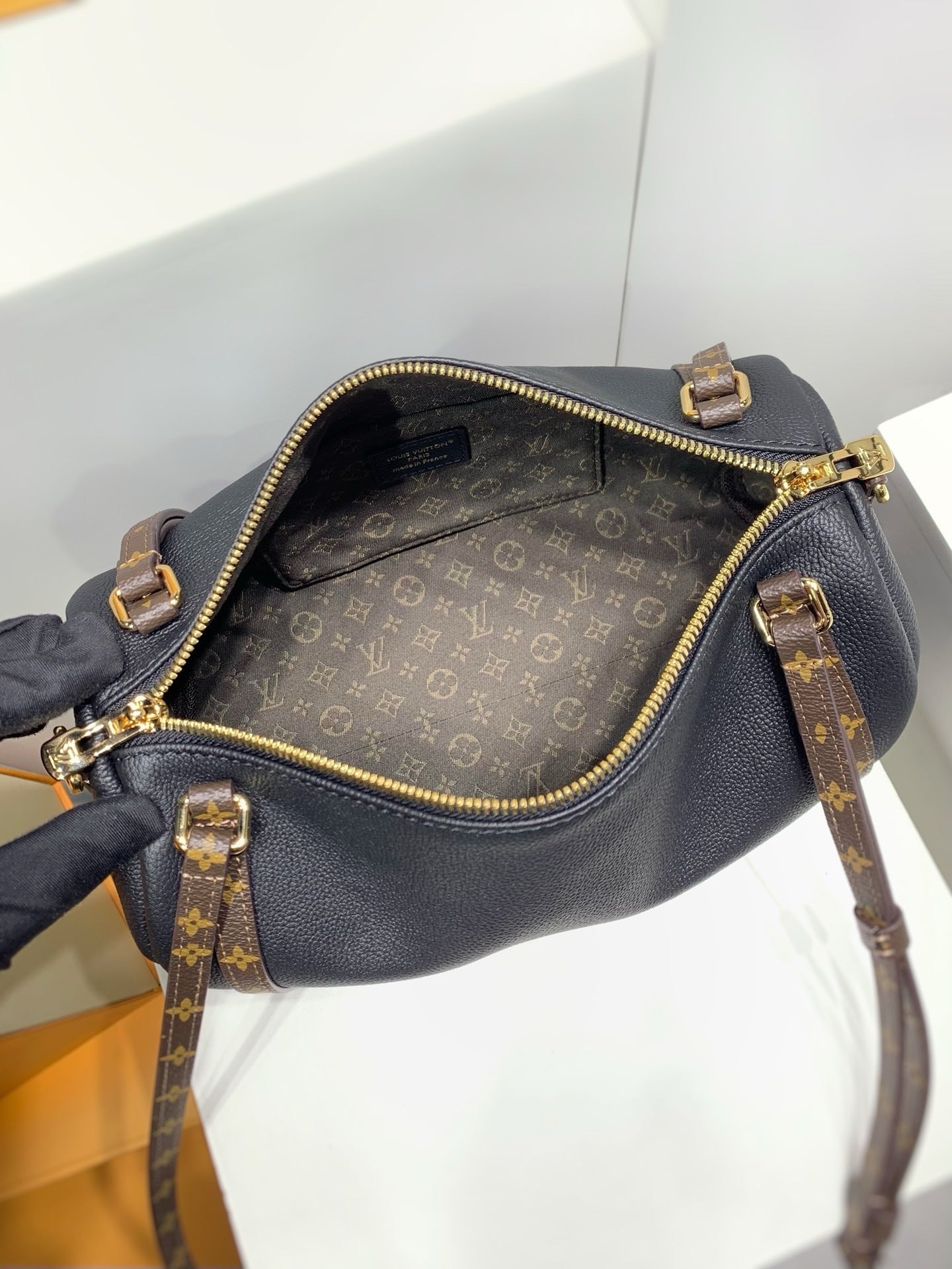 Express Medium Bag