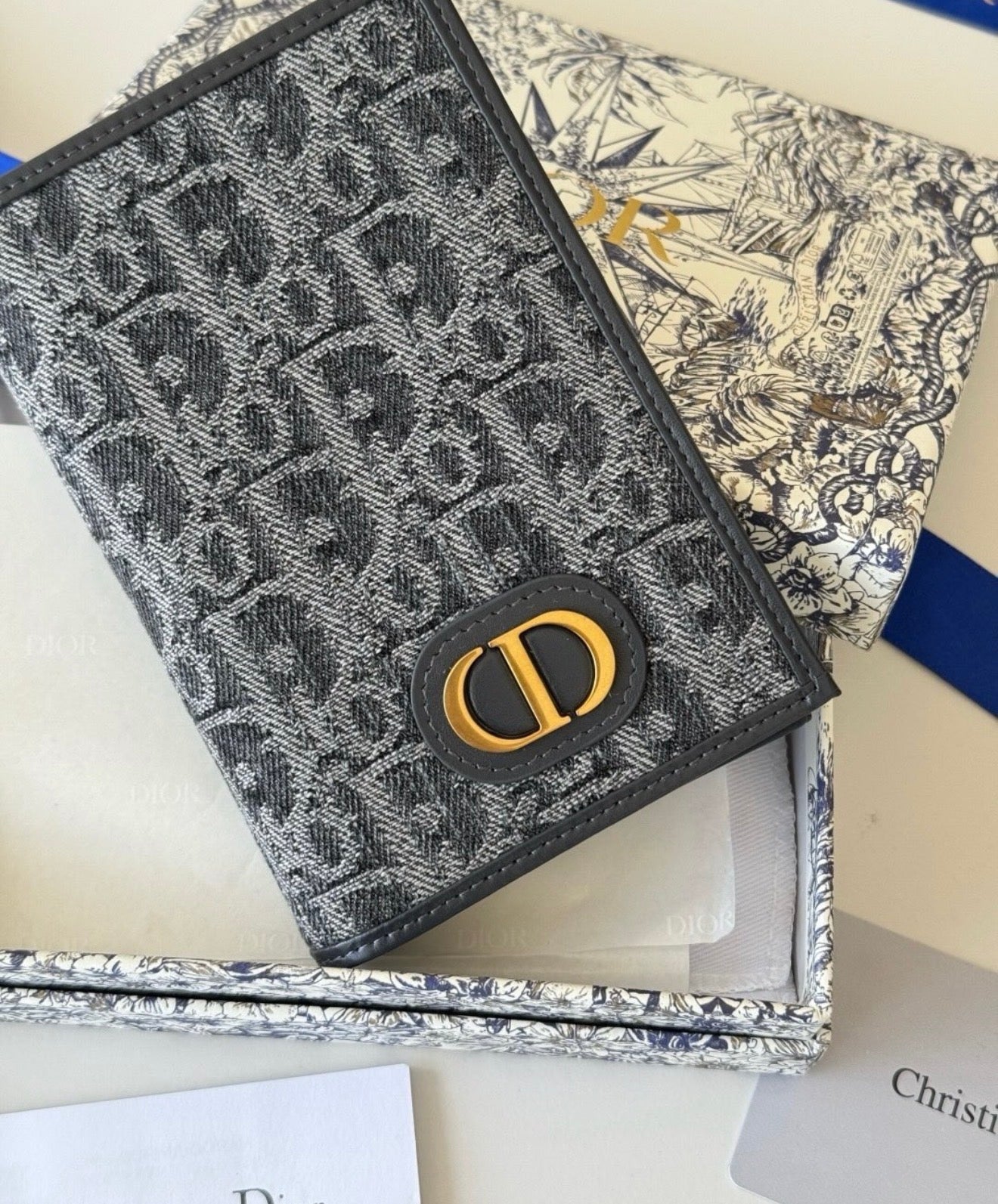 Oblique Passport Cover