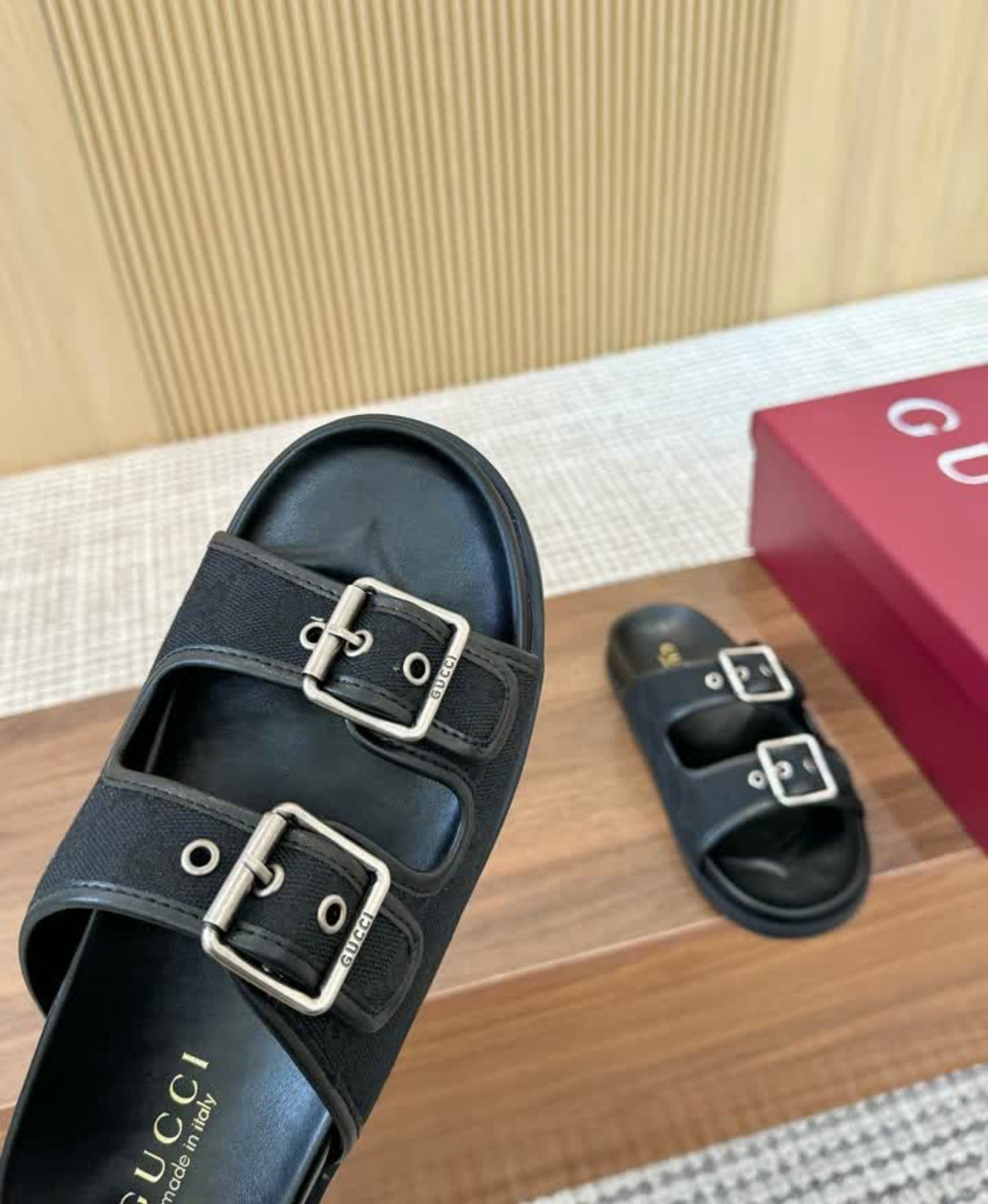 GG Sandals