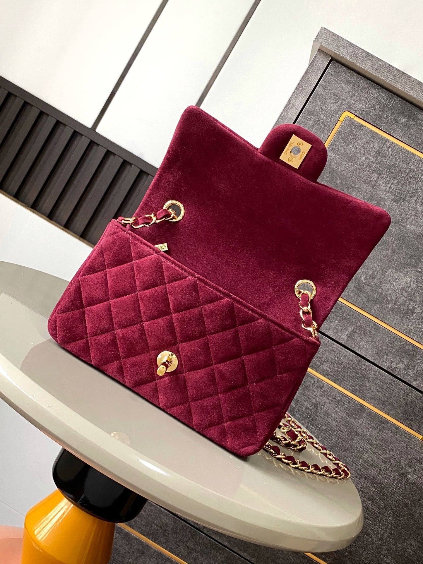 Suede Classic Flap