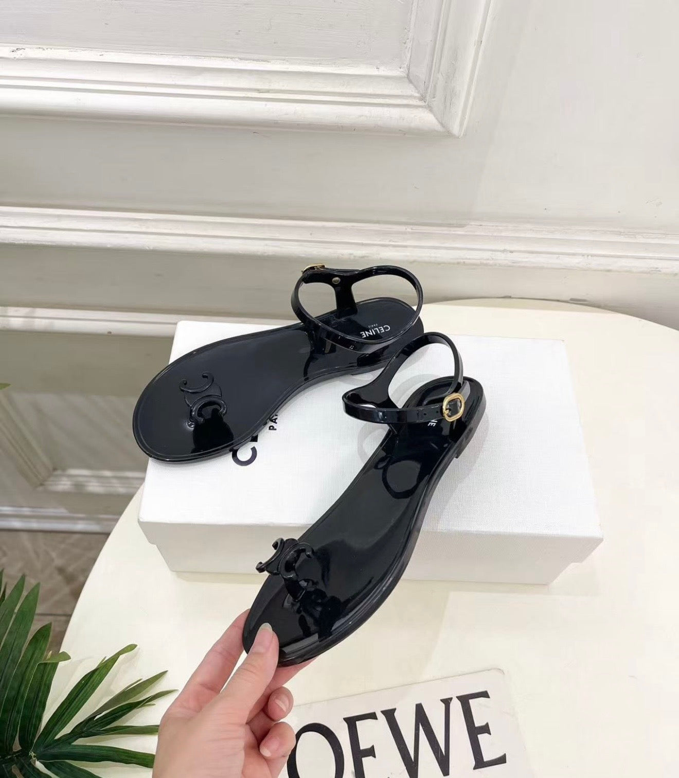 Triomphe Sandals