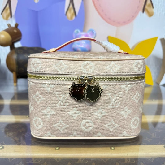 Vanity Chain Pouch